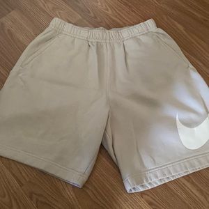 nike sportswear club shorts